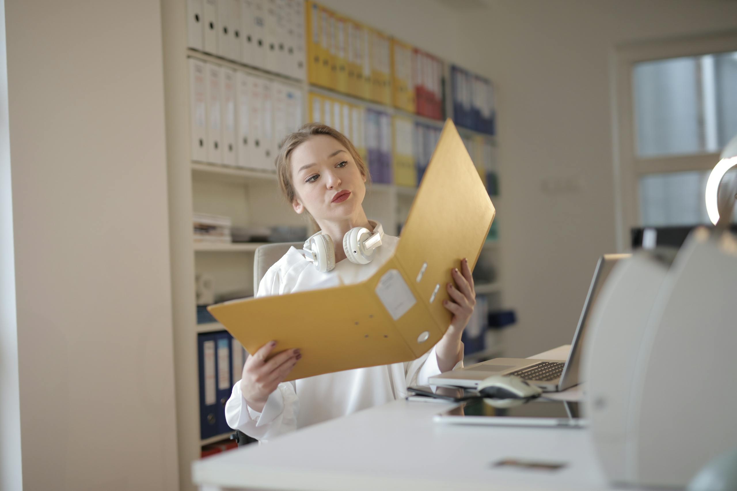 Management accounting reports and financial insight